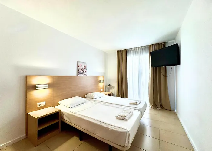 Trimar Holidays Апартаменти *